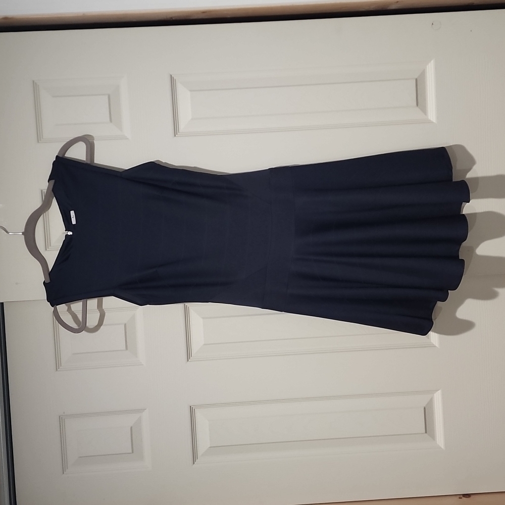 Navy blue knee-length stretchy pleat dress